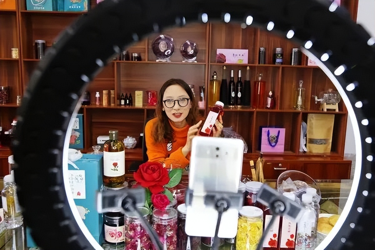 玫瑰开出“新希望”我州这个村致富有“花”招