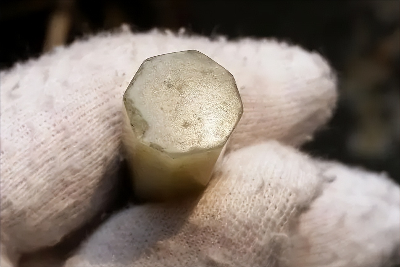 古代妃子下葬为何要堵住九窍,为什么古代后宫妃子下葬堵