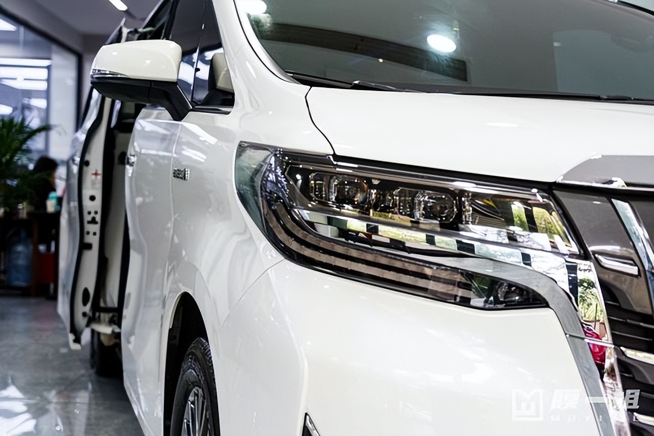 汽车贴膜需要贴几层膜,汽车贴膜是贴外还是贴里