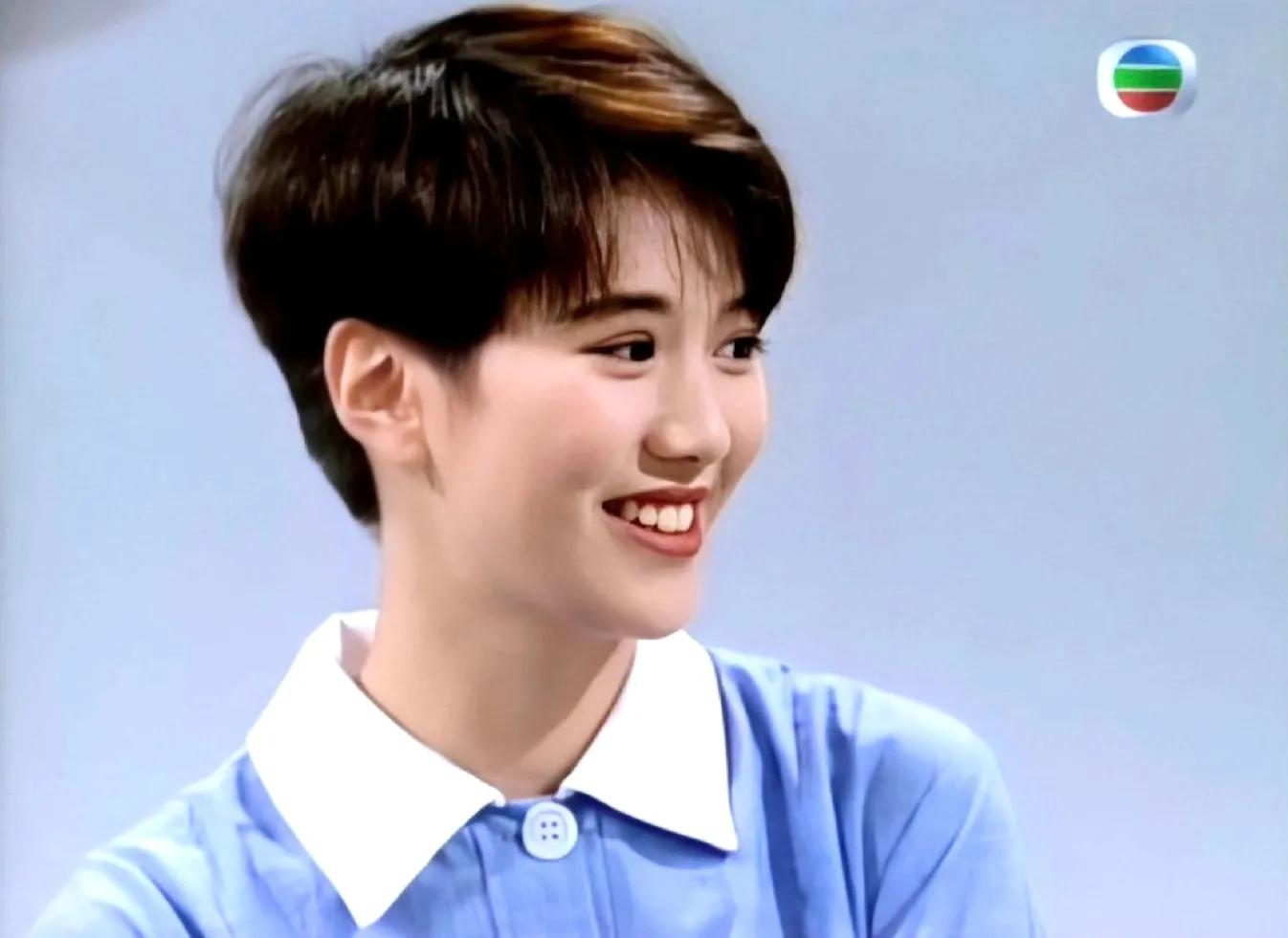 袁咏仪vs佘诗曼,袁咏仪和张智霖相差多少