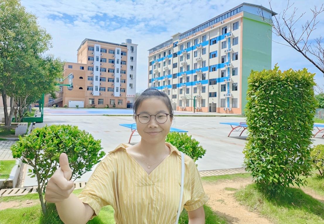 黄冈蕲春兴华中学,湖北省黄冈市蕲春县兴华中学