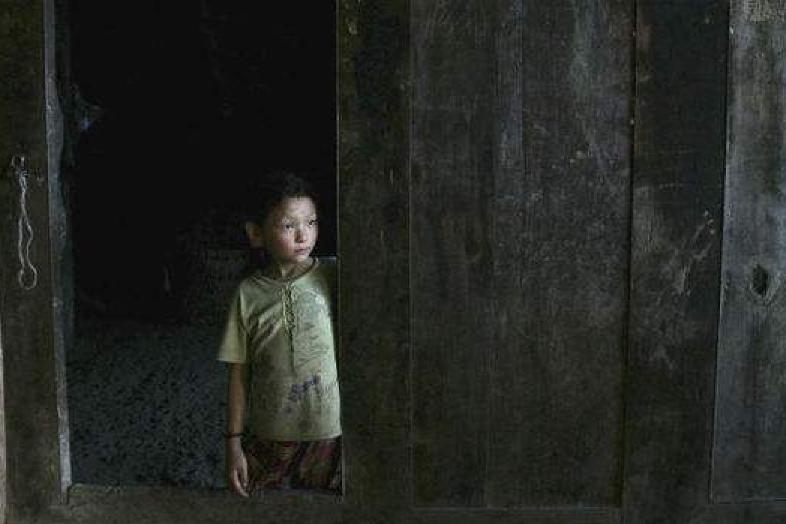 2009年河南一村民走访堂弟，推开门就看见尸体却很淡定：懒死的