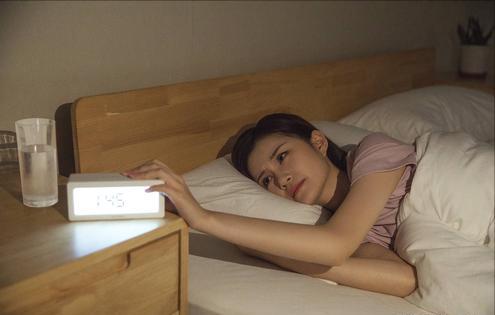 不同年龄的人最佳睡眠时间表,人的最佳睡眠时长真的是84小时吗