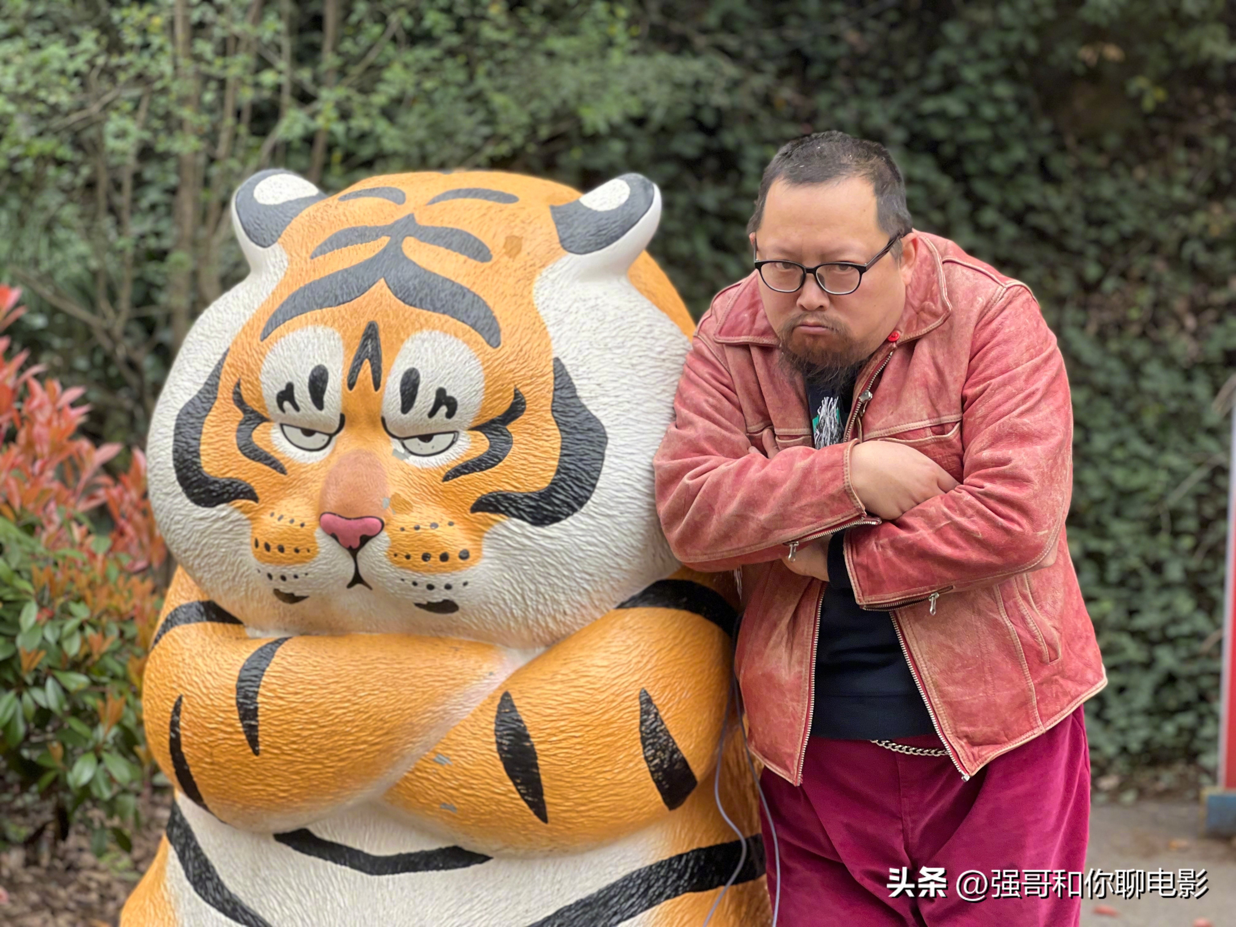 表面道貌岸然内心衣冠禽兽,表面上道貌岸然实际上暗藏祸心