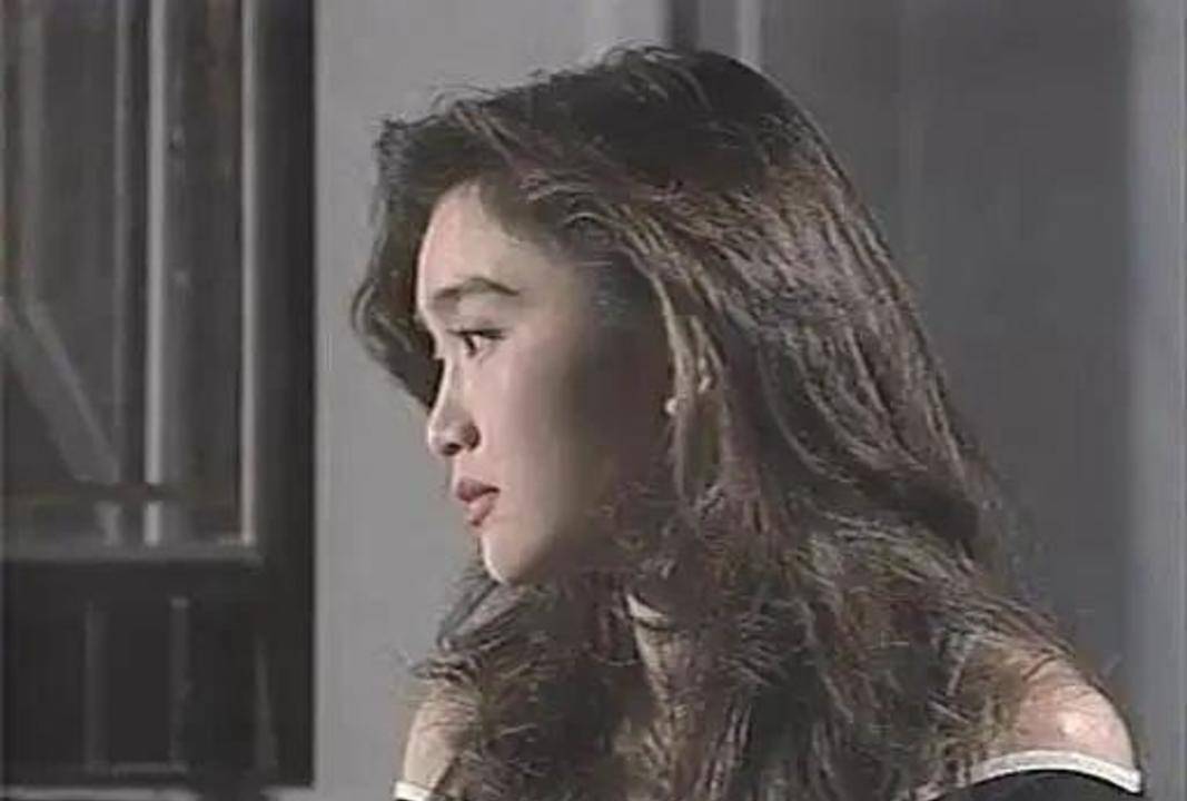 高鼻梁塌却很漂亮的女星,凸嘴短下巴的女人面相