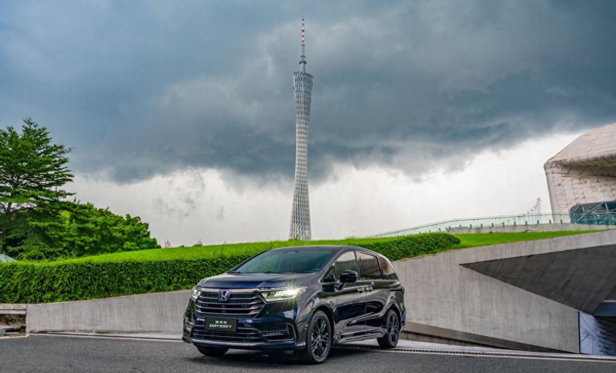 2024款丰田塞纳和奥德赛哪个好,2024款奥德赛mpv