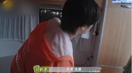 资本*绑捆**杨幂：为3亿吃牛肉，怼刘敏涛暴露人品，因王鸥成笑话