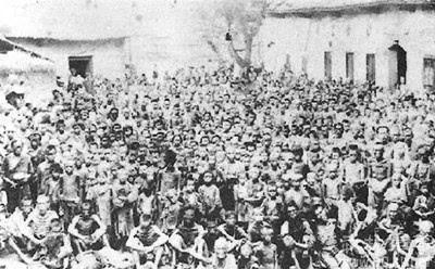 *楼青**女子脱衣抗议*行游**，汉奸却不为所动