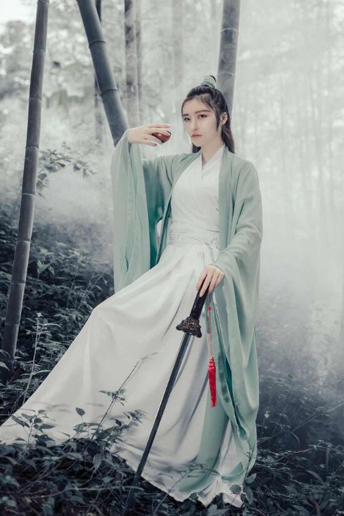 陈道明演的末代皇后婉容,末代皇后婉容和侍卫李玉