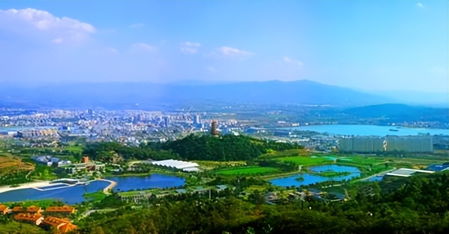 一座半城温泉新兴的福地——美丽的弥勒市作者：姚述清