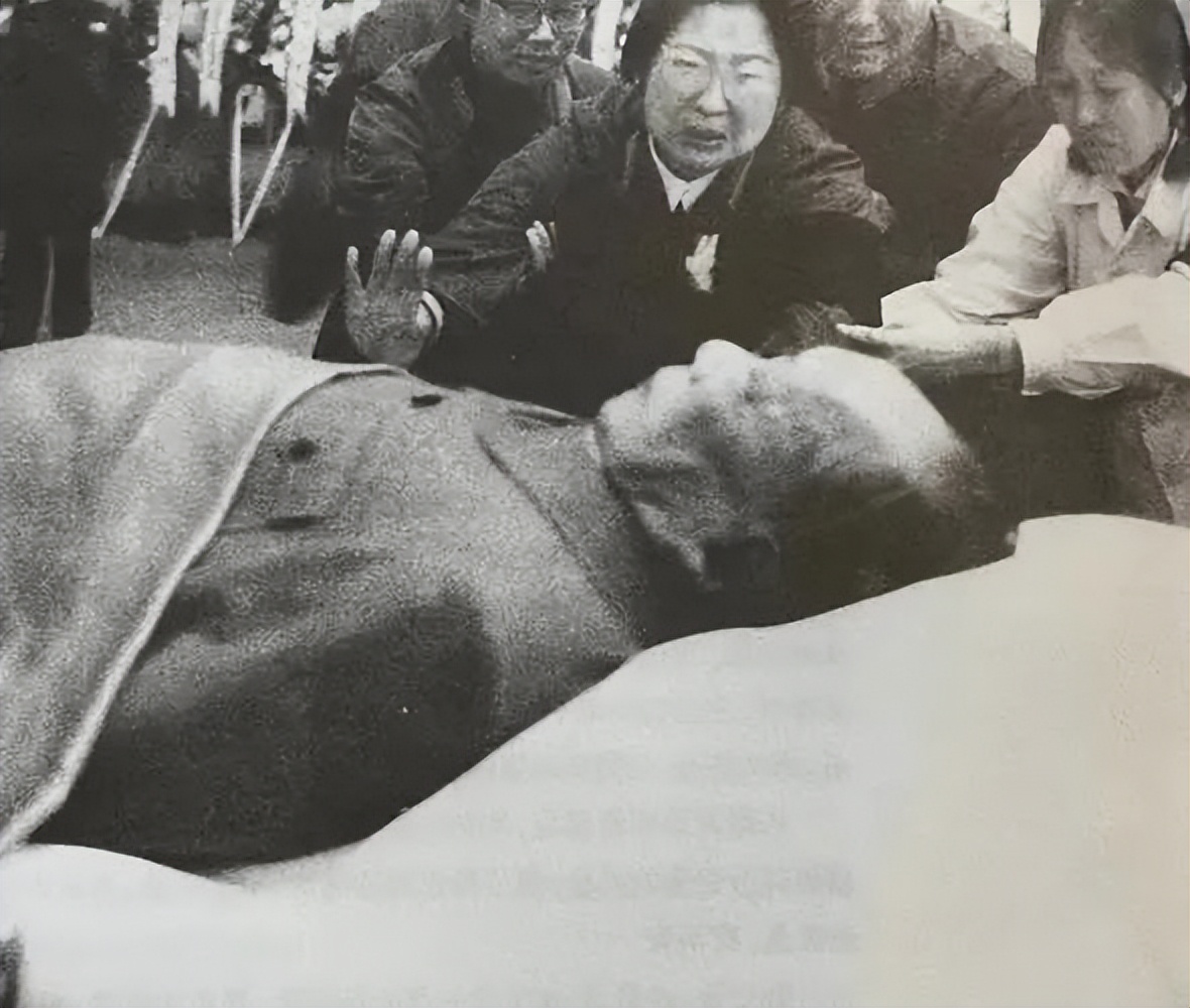毛主席遗体四十多年不腐，防腐花费引发质疑，工作人员揭开内幕！