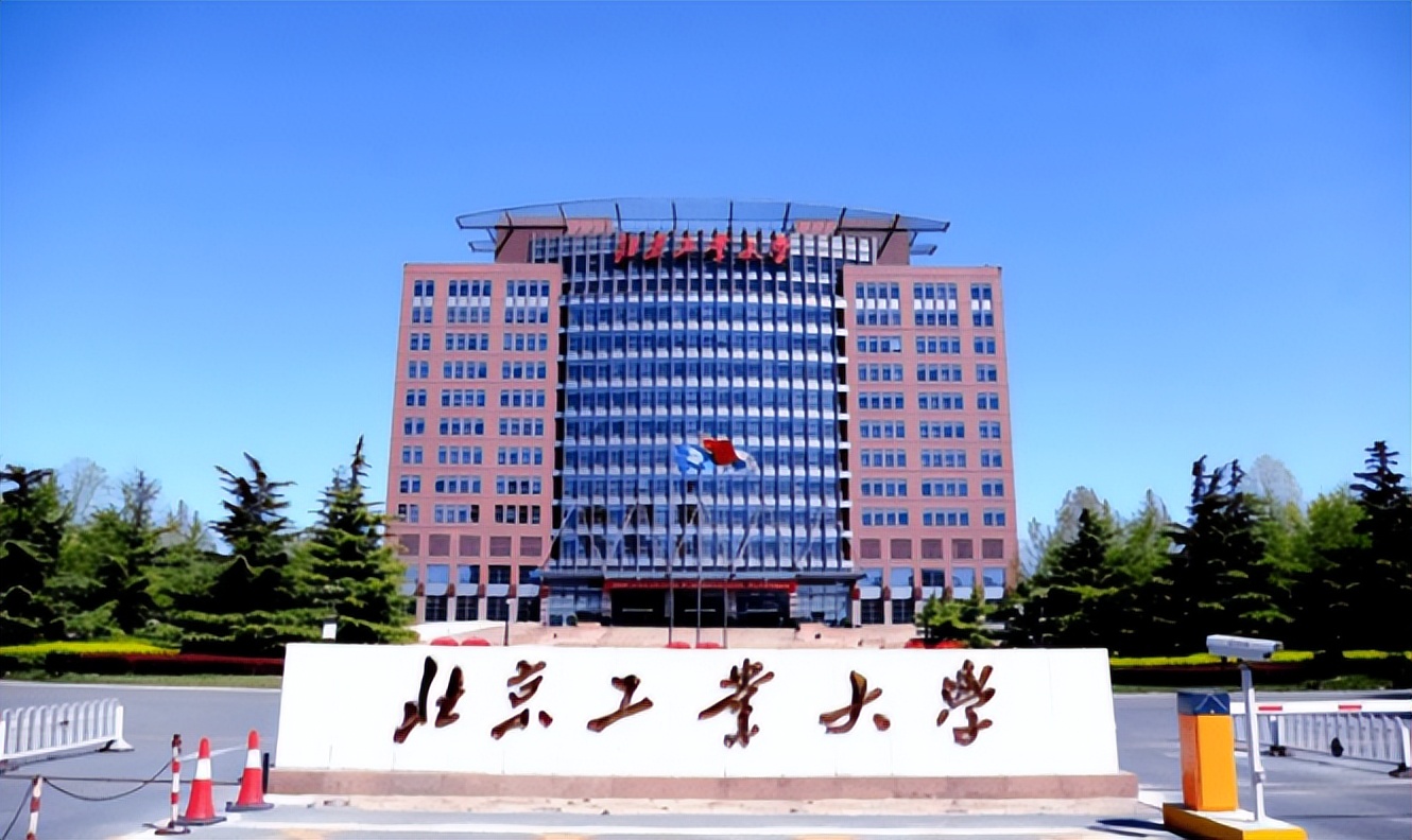 又一个美艳“女老虎”落马，履历惊人，却没守住自己的底线