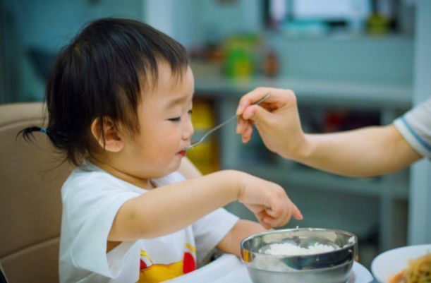 孩子夜里盗汗调理小妙招,小孩脾胃不好的6大征兆睡觉盗汗