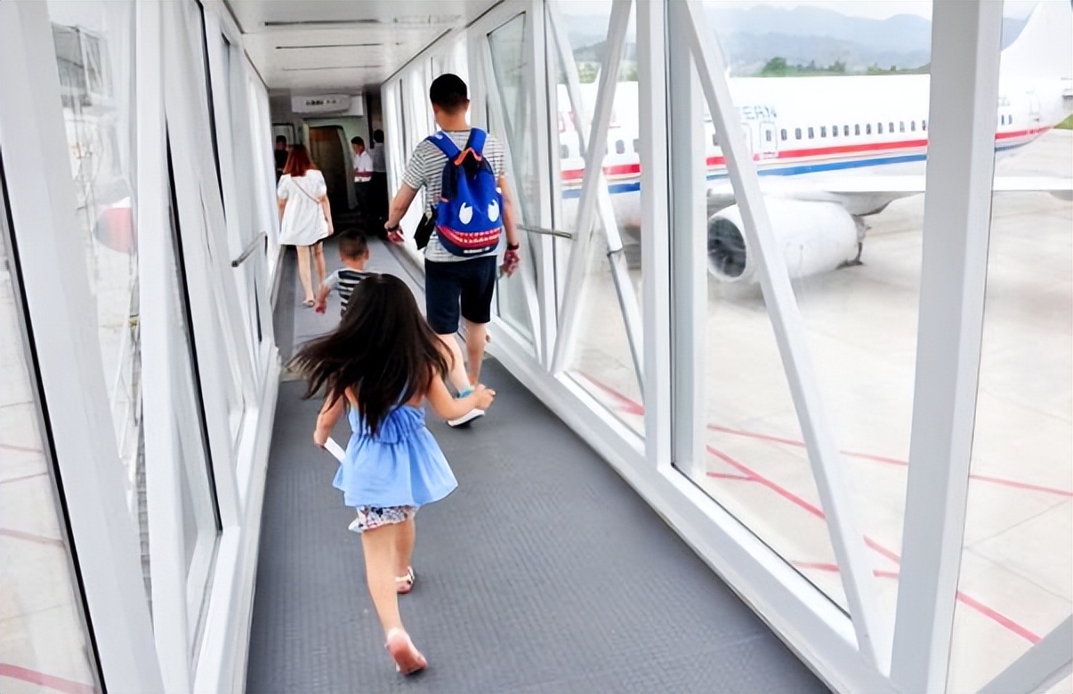 飞机上可以随便要什么东西,飞机上这五样东西是免费的