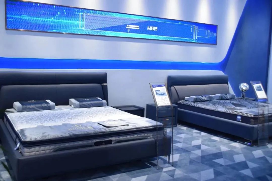 你家坐的沙发，可能就是这个“宇宙最强”家具小镇生产的