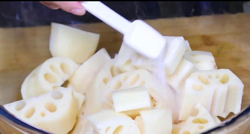 炖莲藕要怎么做才好吃,炖莲藕怎么切不会碎