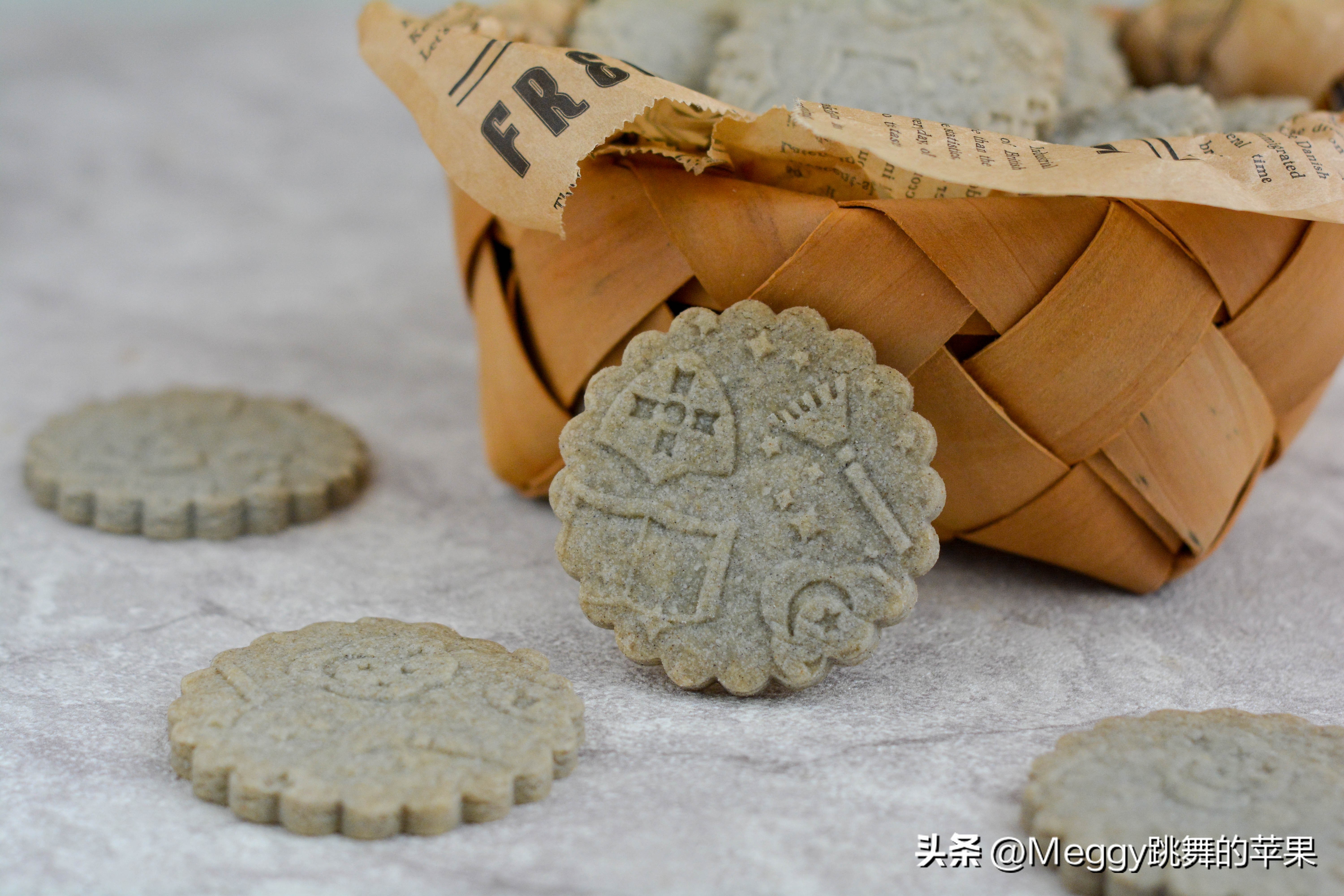 万圣节饼干,酥脆的南瓜饼干万圣节