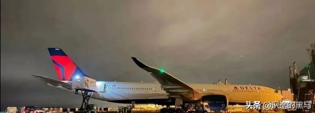 天价回国机票突破25万元,留美学生回国天价机票说明什么