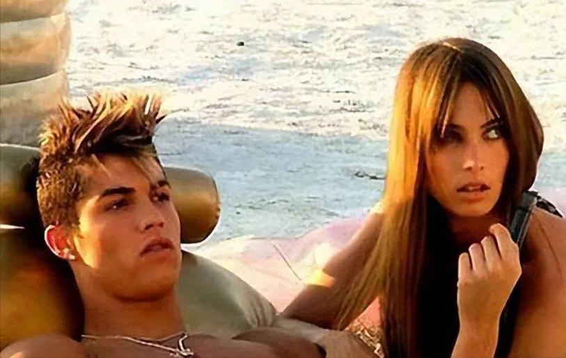 足球巨星c罗有几任妻子,c罗和女朋友情史