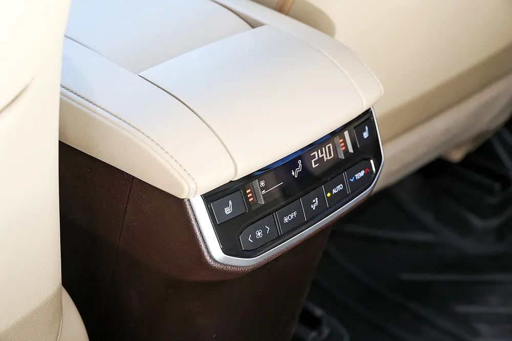 小汉兰达四驱混动版,广汽丰田汉兰达双擎豪华版