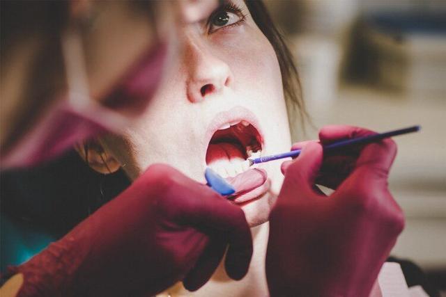 牙龈萎缩的原因及解决办法,牙龈加速愈合的原因有哪些