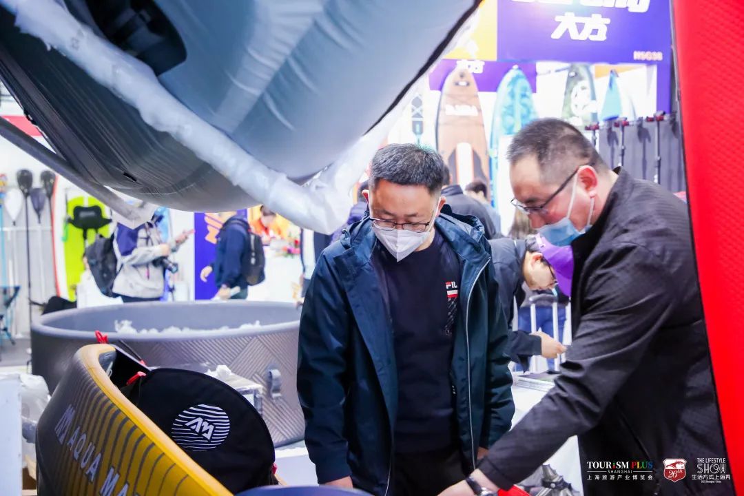 春暖三月踏青,春暖时节万物复苏