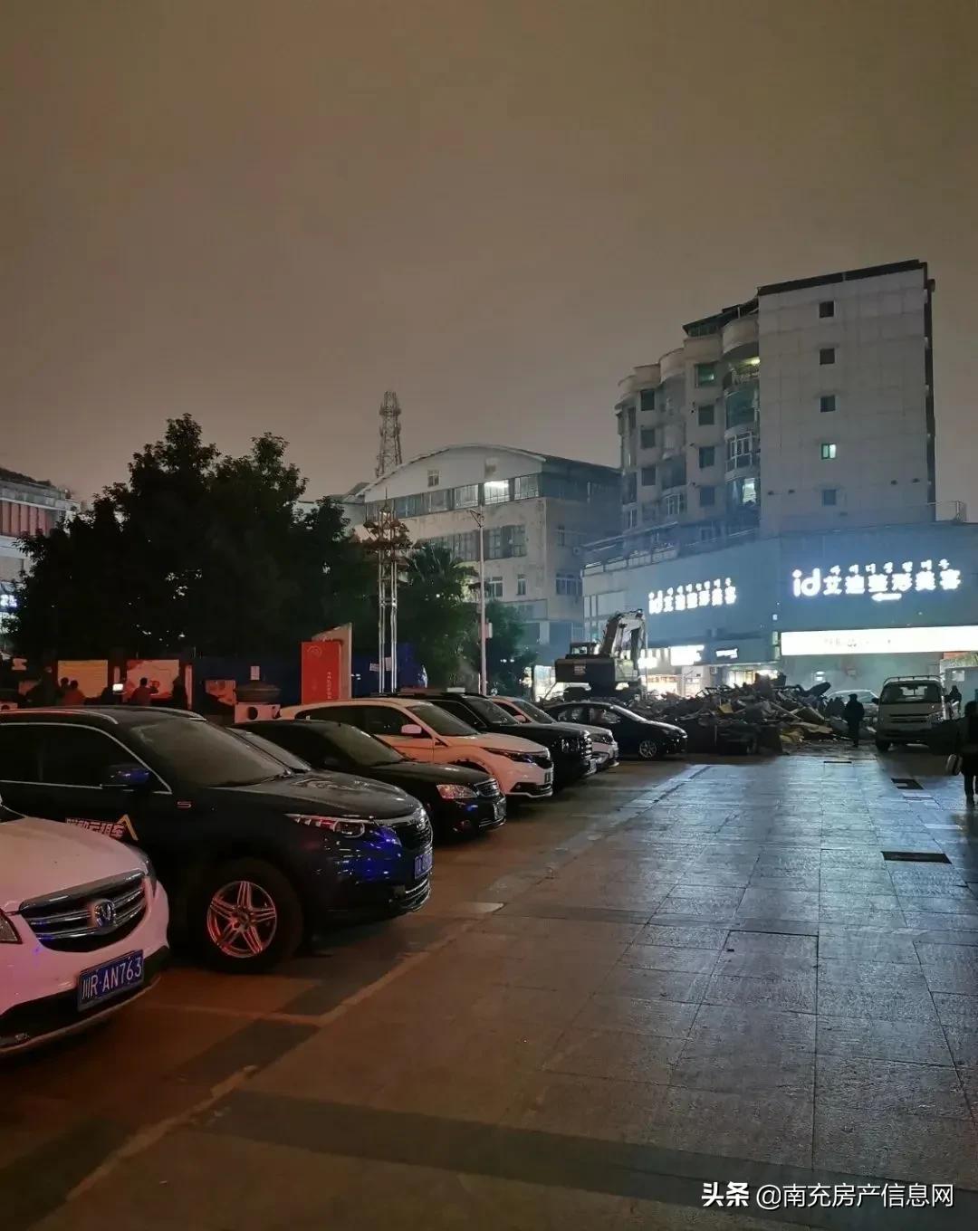 整个楼盘被拆,网友爆料郑州售楼部