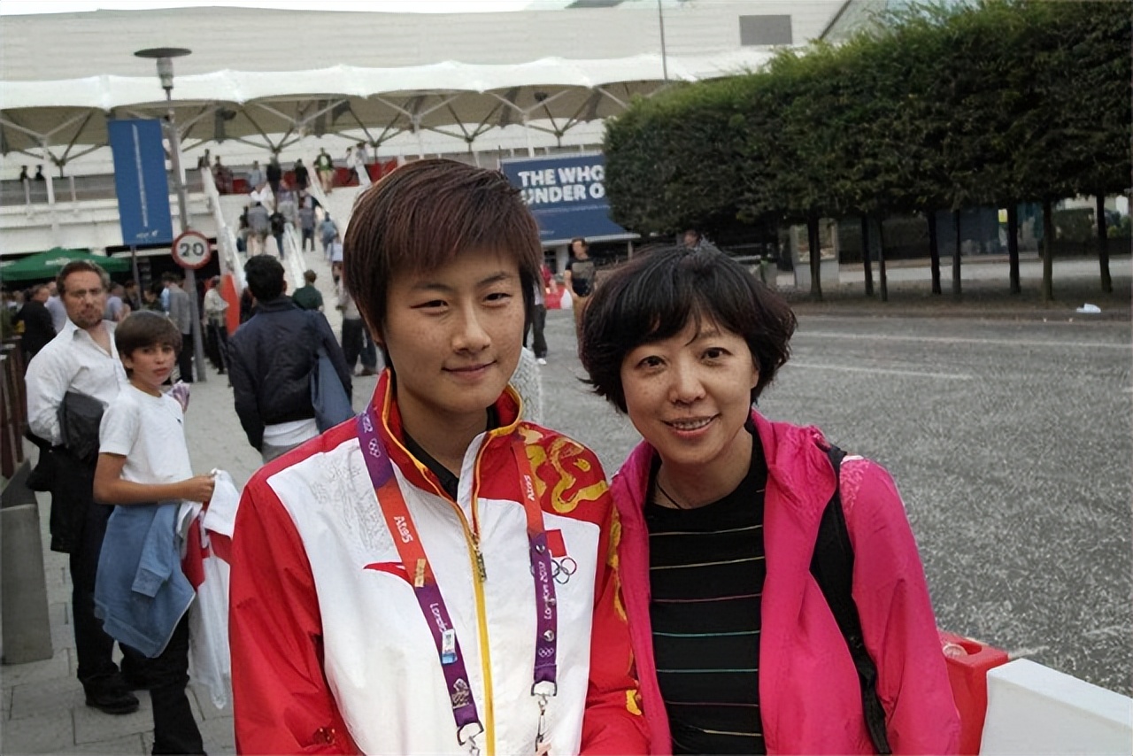 足球女记者李响与米卢,中国采访米卢的女记者