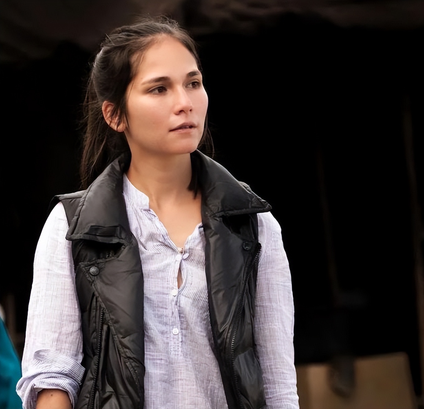 2004年，美国女孩入藏寻根，嫁农村小伙生3女儿，1条围巾卖1万元