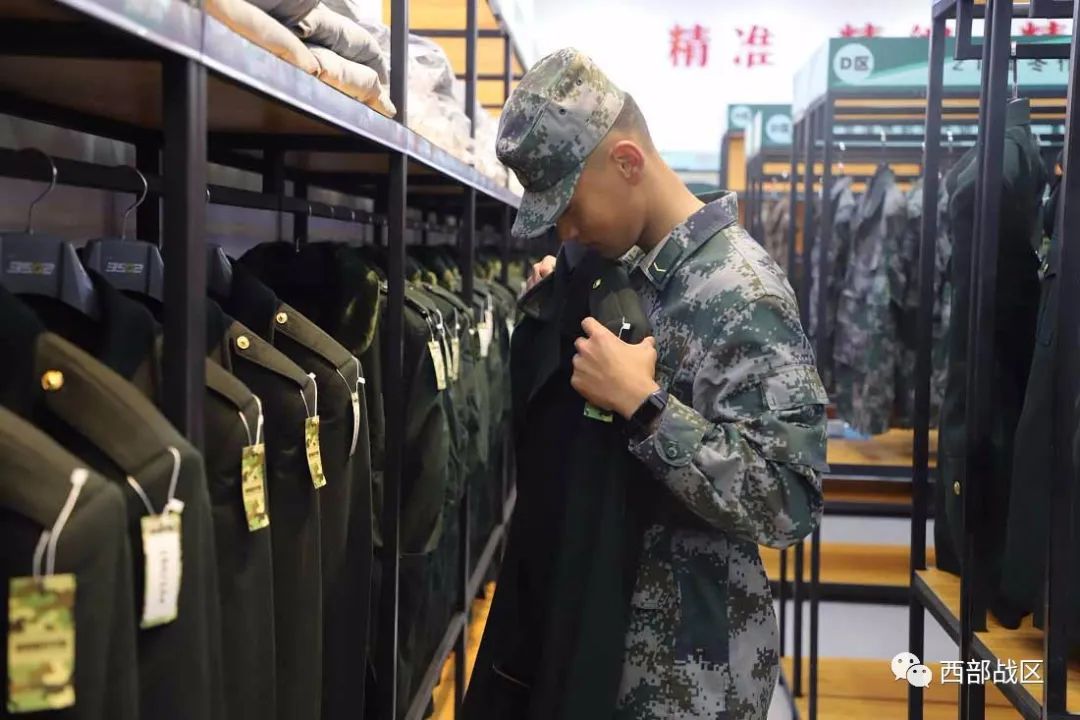 部队被装开箱,部队被装