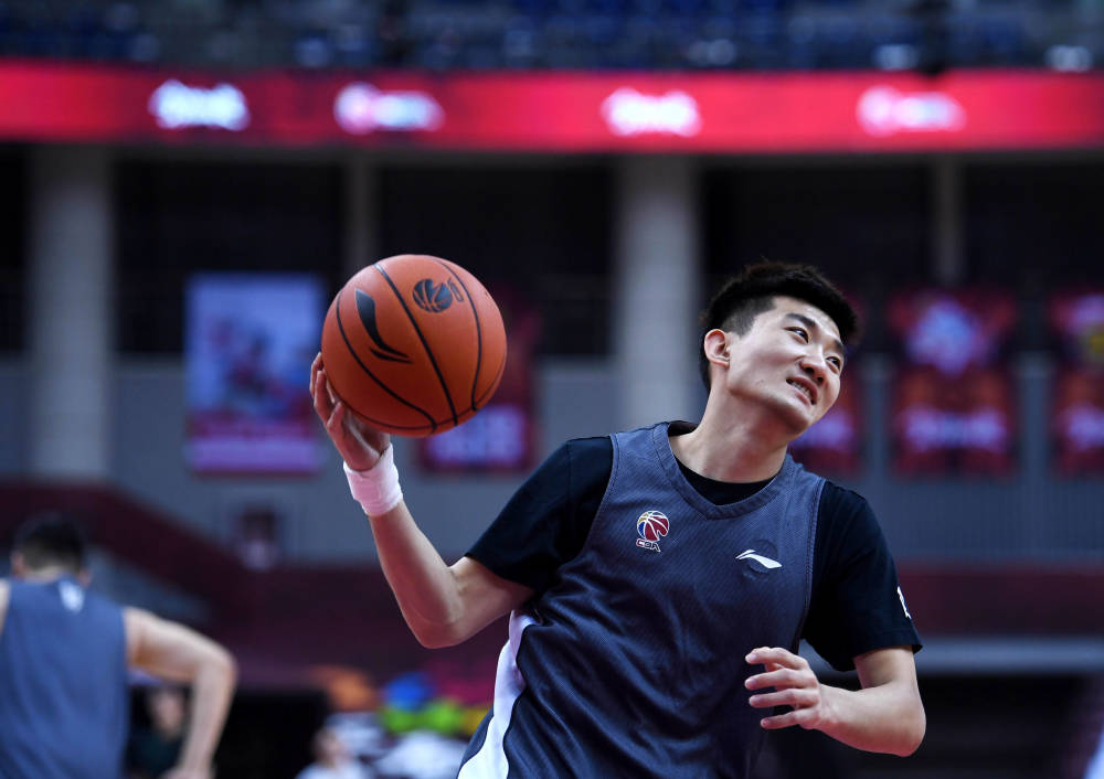 郭艾伦潘玮柏篮球,邓超郭艾伦完整视频