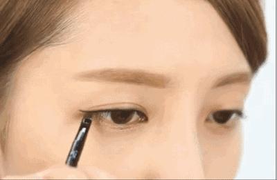 新手如何化妆自然不卡粉,新手如何化妆出无瑕零毛孔的皮肤