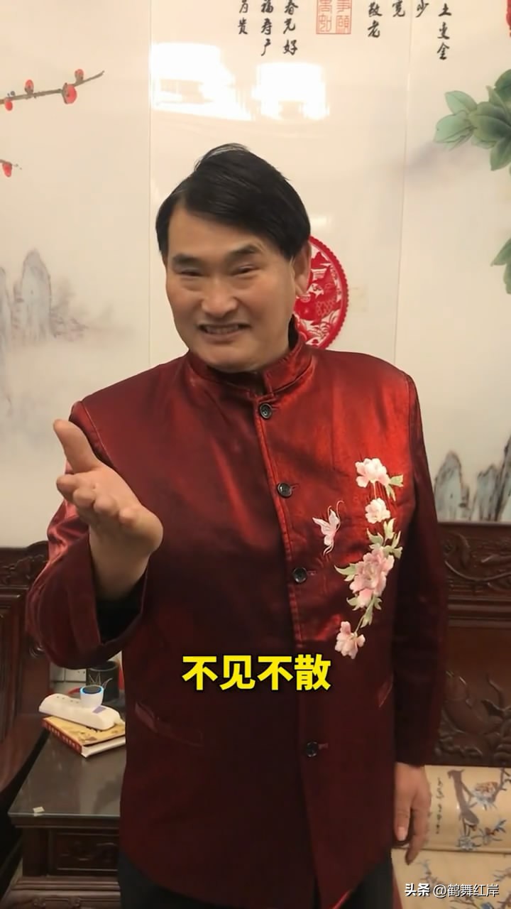 董先生和大衣哥直播间多少人,大衣哥临颍演出直播