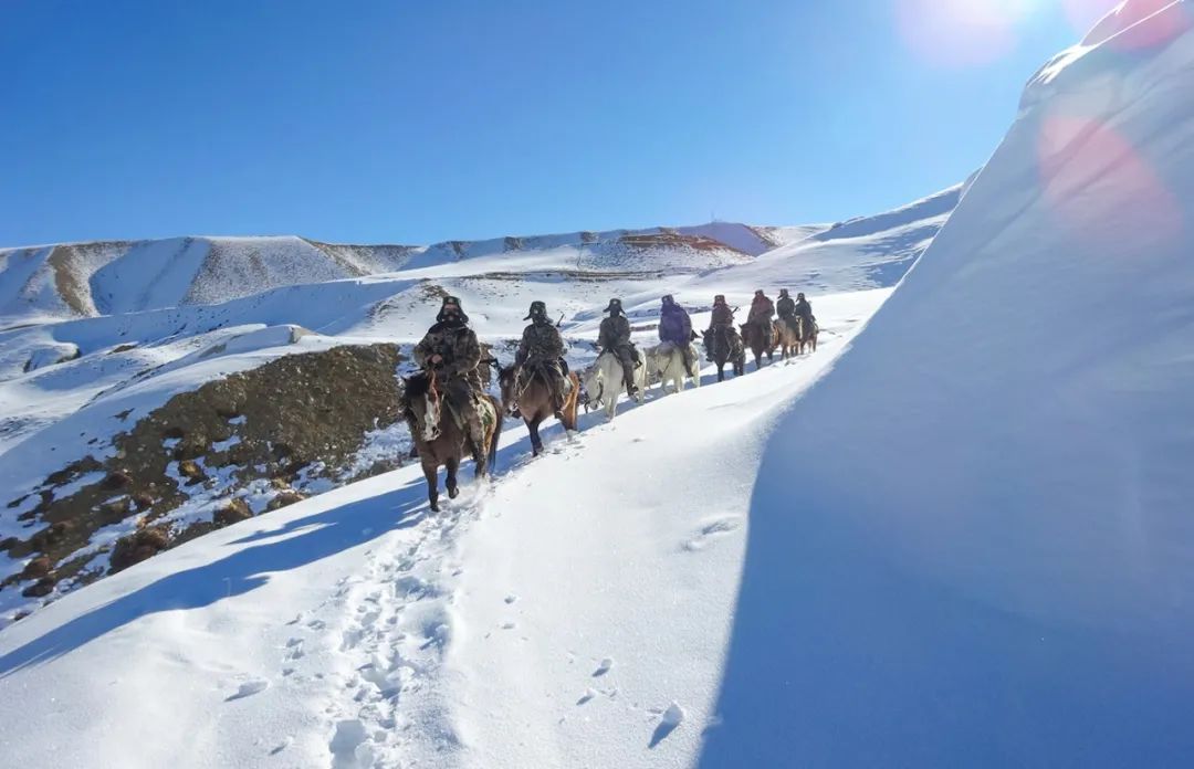 有军人在的地方每一天都是平安夜,军人守护着你的平安