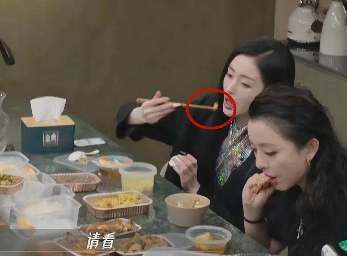 女星珠圆玉润和骨瘦如柴的差距,女星瘦骨如柴珠圆玉润