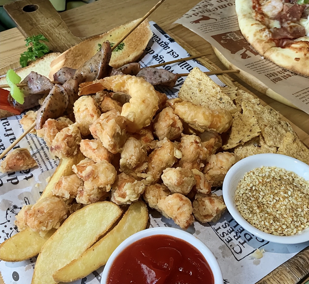 风靡一时的贵价咖啡厅，怎么“沦落”到卖盖浇饭了