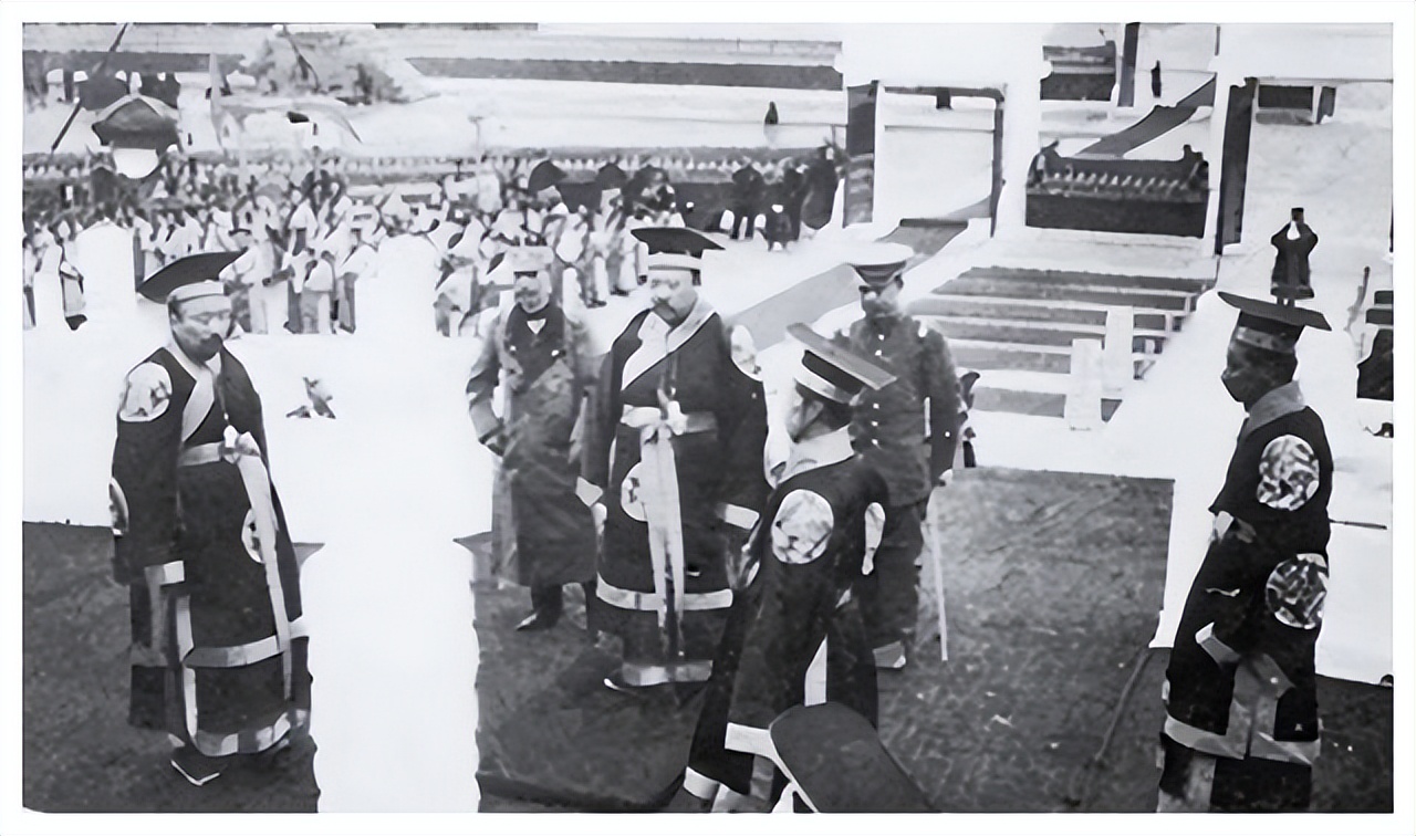 自强不息的名人故事梁启超,梁启超名人故事手抄报