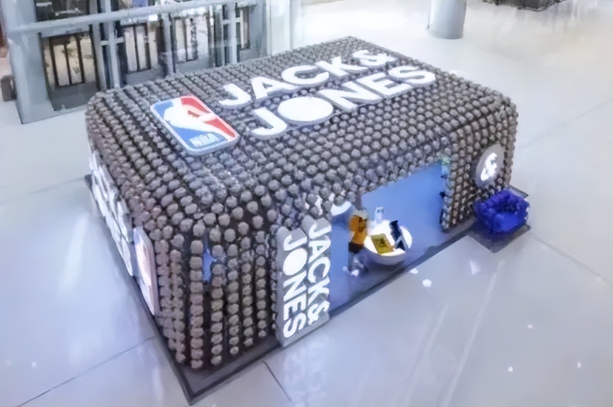 跨界品牌合作经典案例,经典品牌跨界开店