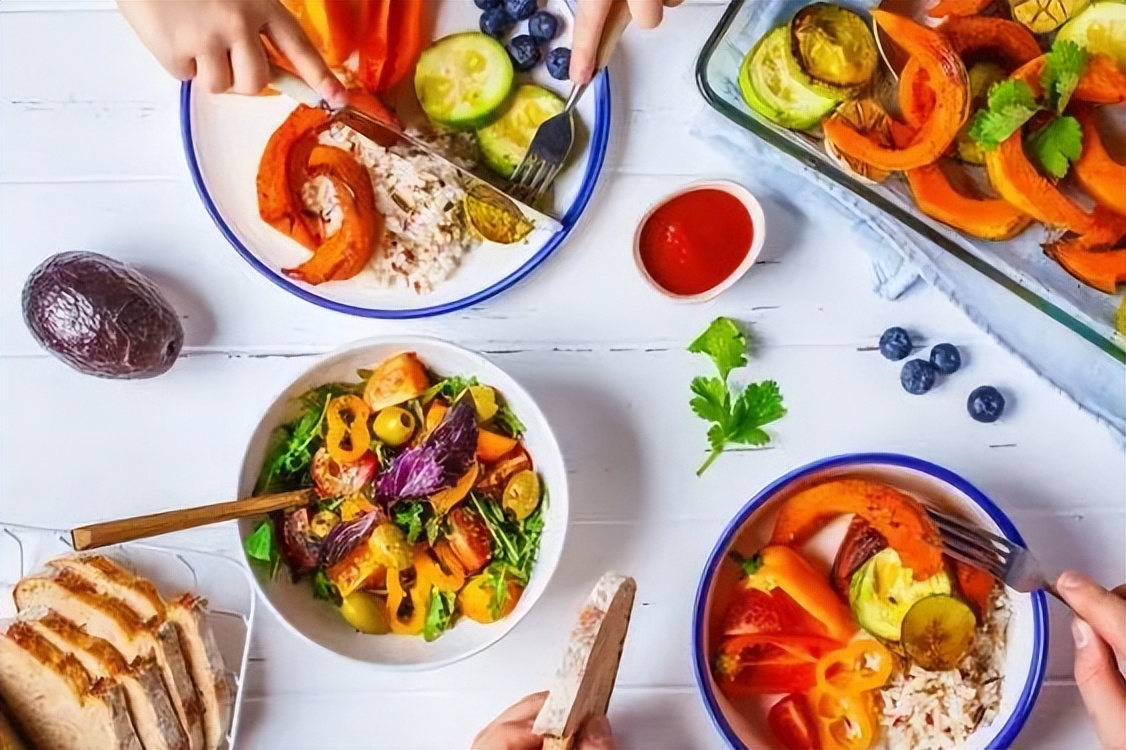 半夜出汗全身湿透是不是阳了,半夜出汗把被子都湿了是什么原因