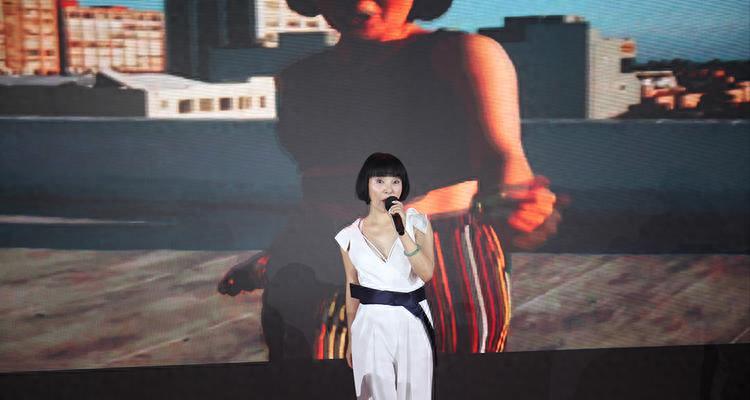 她曾上春晚而红遍全国,她是国家一级演员为丈夫守寡10年