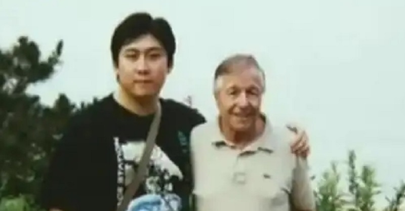 中国小伙报恩把瑞士房东接来养老,中国小伙为报恩接瑞士老人回国