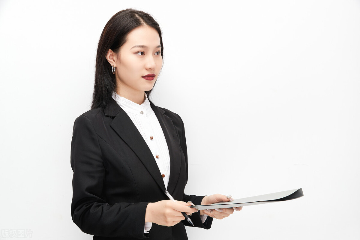 老婆做销售陪客户喝酒,卖车女销售经常陪客户喝酒