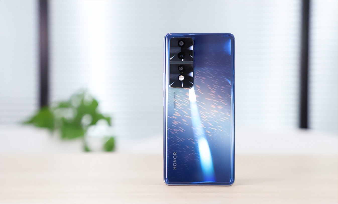 两三千买不到好手机？不妨看看这4部手机，配置强悍体验好