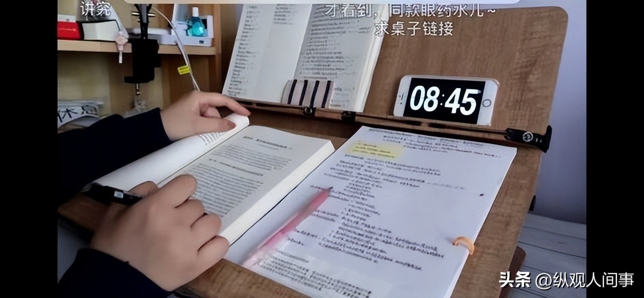 国外无下限直播有多离谱？女网红镜头前睡觉月入千万，钱从何来？