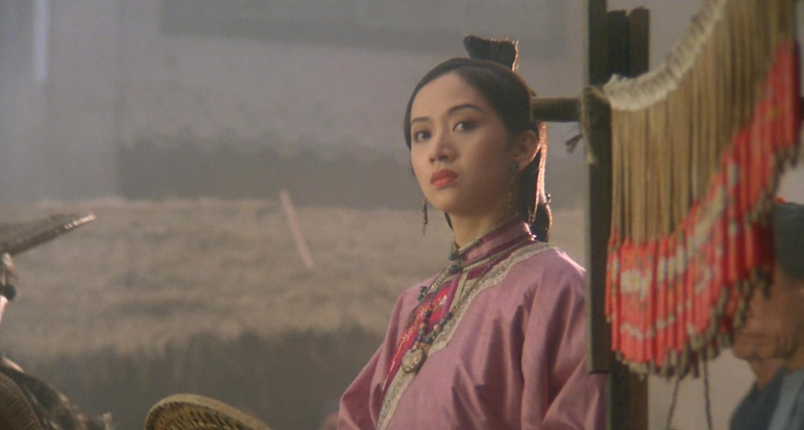 周星驰擦眼泪的细节,解读周星驰的审死官