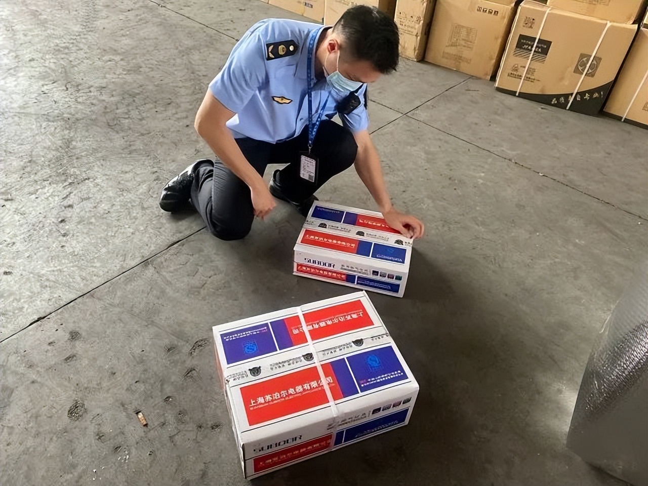 查获假货30000元,佛山查获一批涉嫌假冒热水器