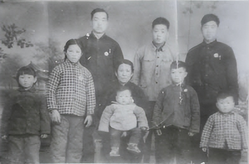 汶川地震谁捐8亿,汶川地震捐7千万