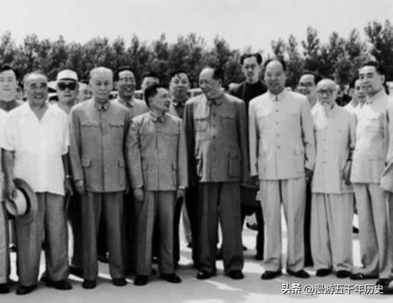 十大元帅最全的一张合影，第二年罗荣桓去世，十大元帅再无全家福