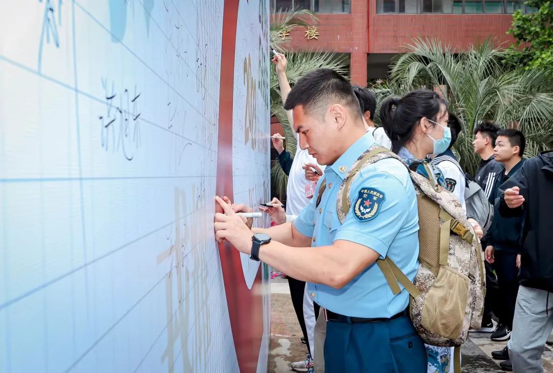 徐汇的“戎耀们”，归来仍是“最可爱的人”