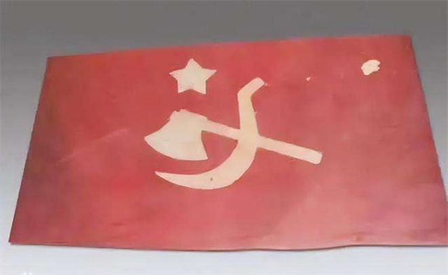 当年五星红旗仅5票，三号作品得了342票，为何最终选择五星红旗？